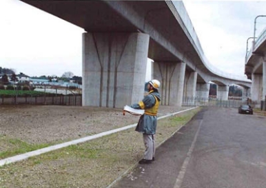 橋梁の目視点検の画像